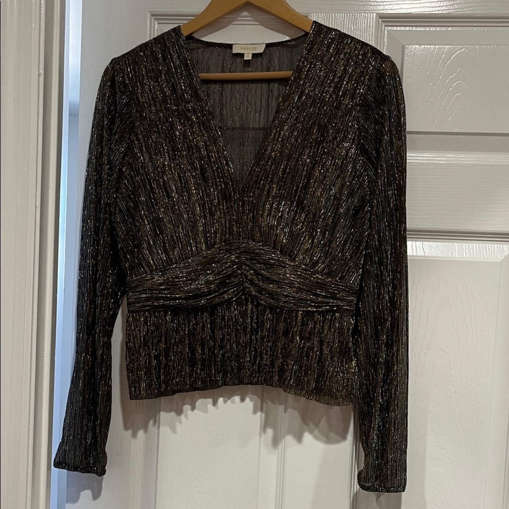 Elegant Parker Black Metallic top
